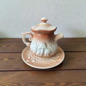 Vintage 1970s Arnel’s Mushroom Teapot with Lid and Saucer